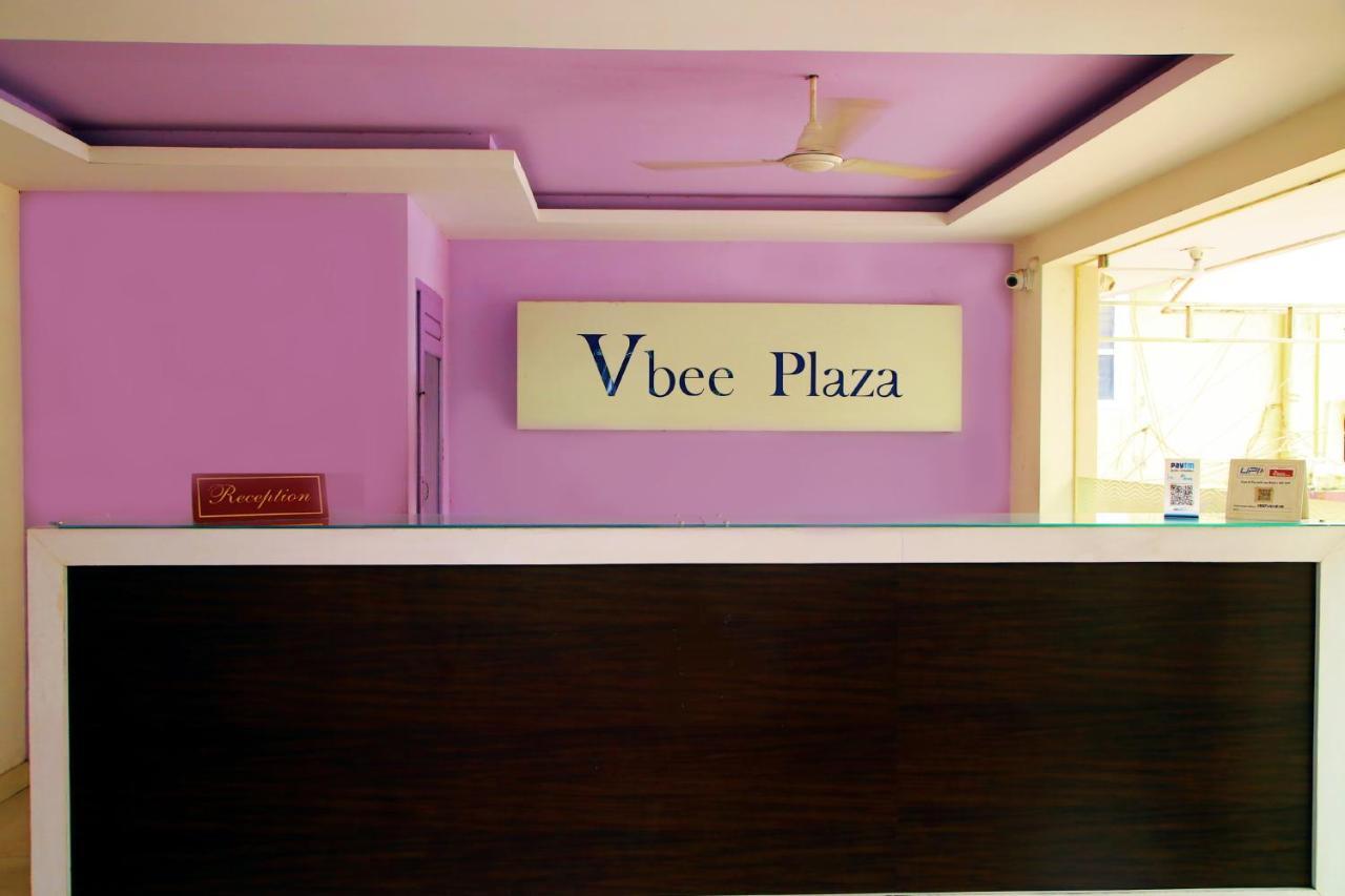 Отель V Bee Plaza Тривандрум Экстерьер фото